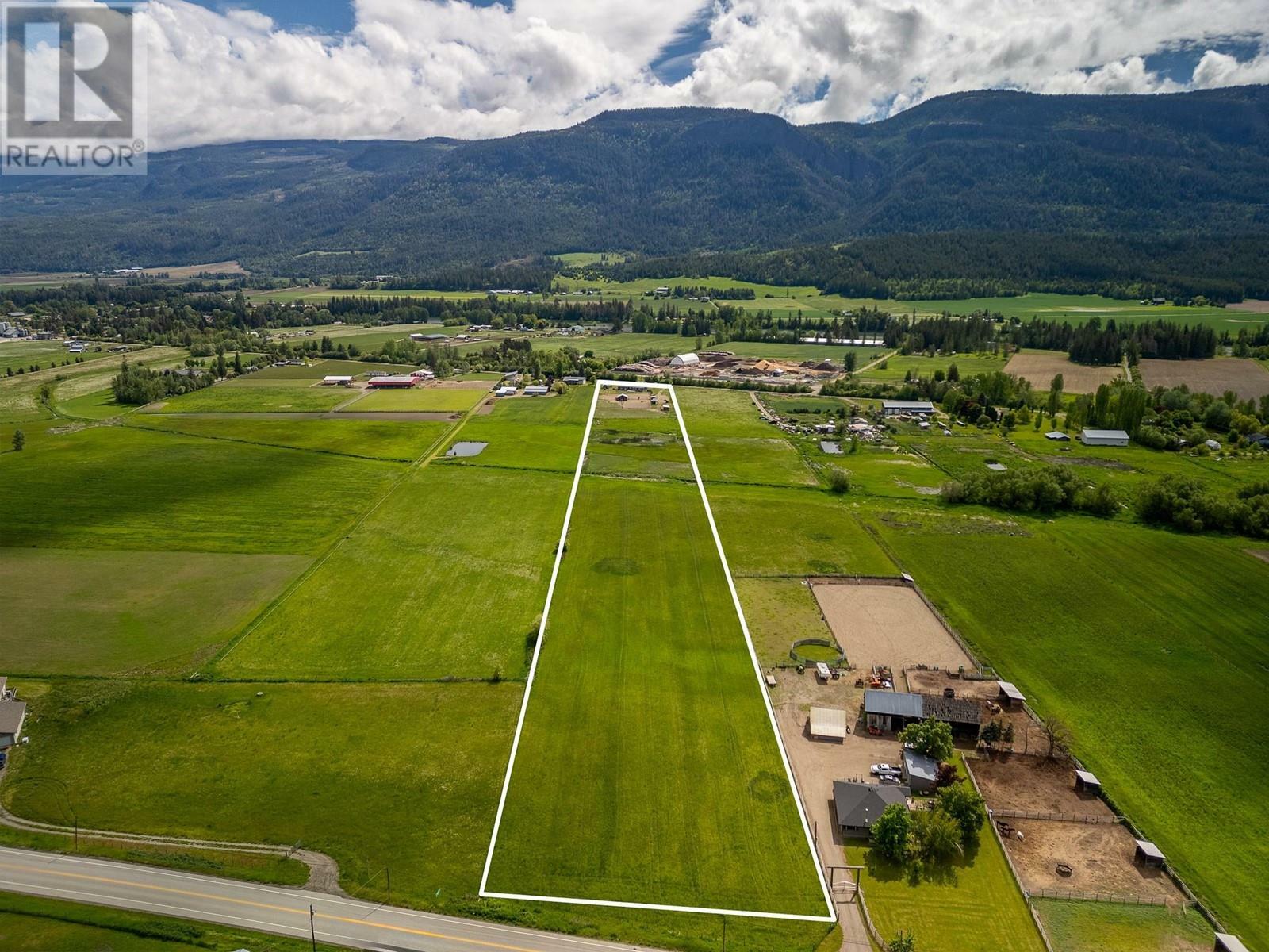 GRINDROD, British Columbia, V0E 1Y0, CA, 3 Bedrooms Bedrooms, ,2 BathroomsBathrooms,Residential,For Sale,1838949