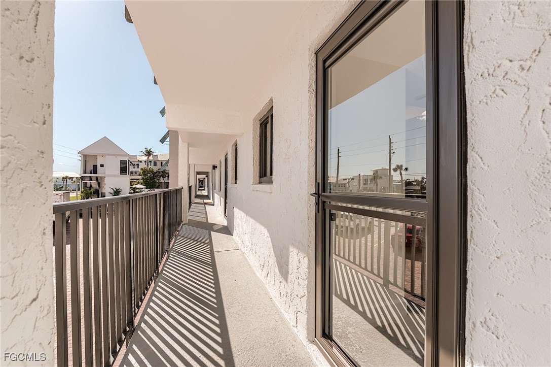 Fort Myers Beach, Florida, 33931, United States, 2 Bedrooms Bedrooms, ,2 BathroomsBathrooms,Residential,For Sale,1987327