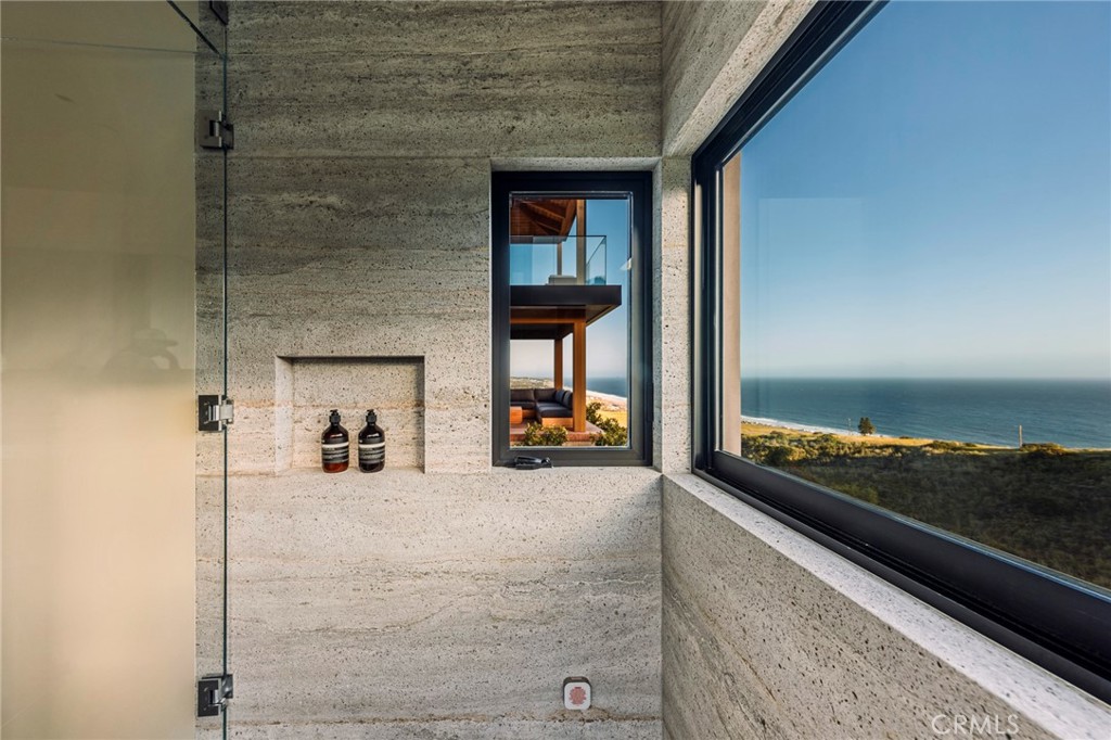 Malibu, California, 90265, United States, 7 Bedrooms Bedrooms, ,9 BathroomsBathrooms,Residential,For Sale,1838942