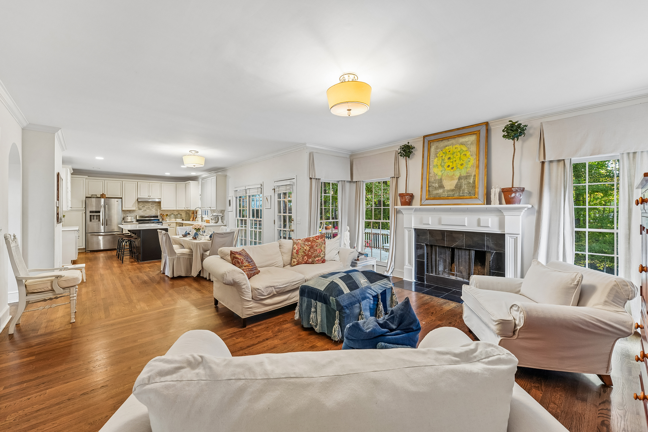  Beautiful, Renovated Daylight Basement Home on Exceptional Lot - 物件實景