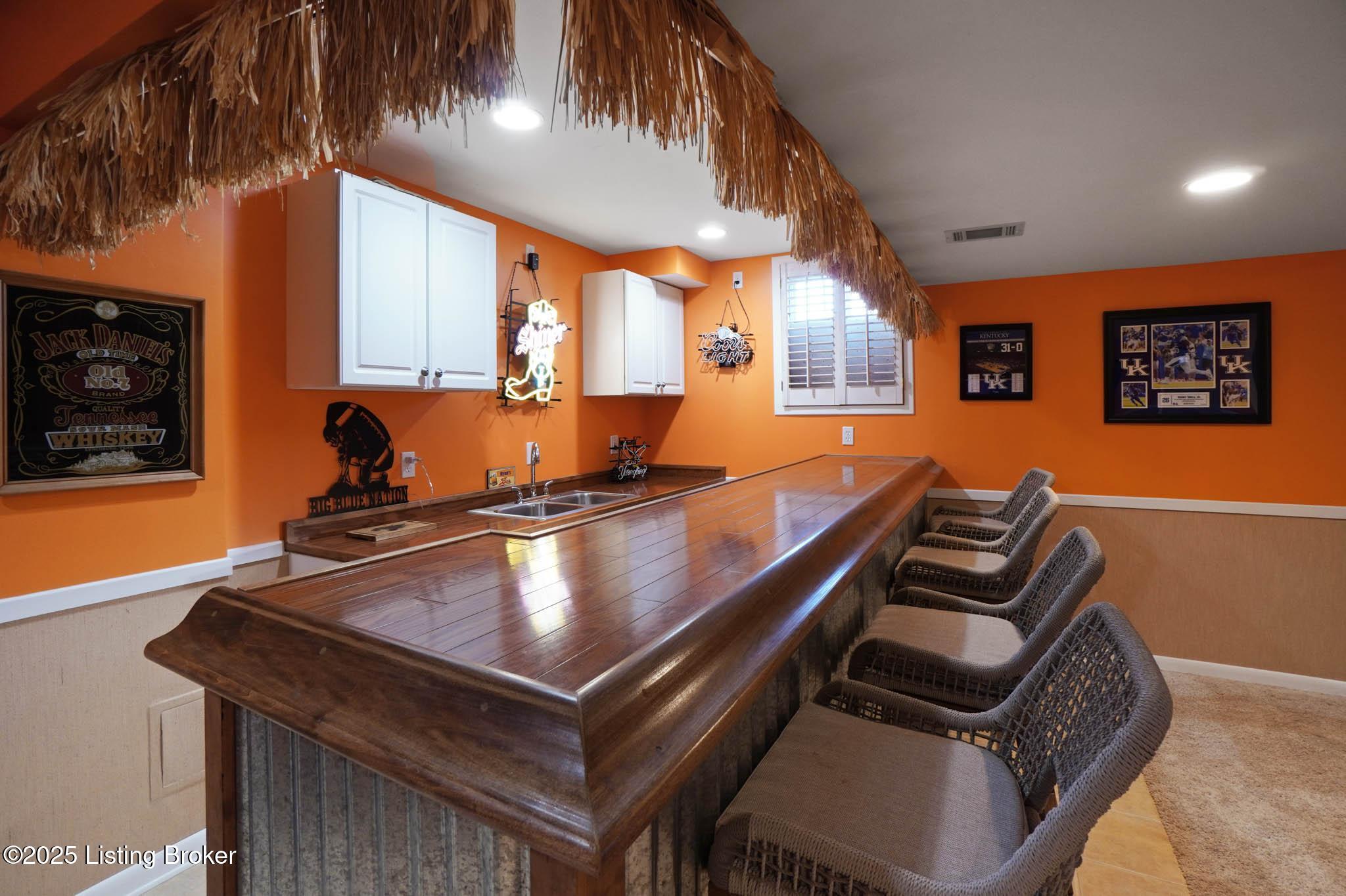 Louisville, Kentucky, 40299, United States, 3 Bedrooms Bedrooms, ,4 BathroomsBathrooms,Residential,For Sale,2000684