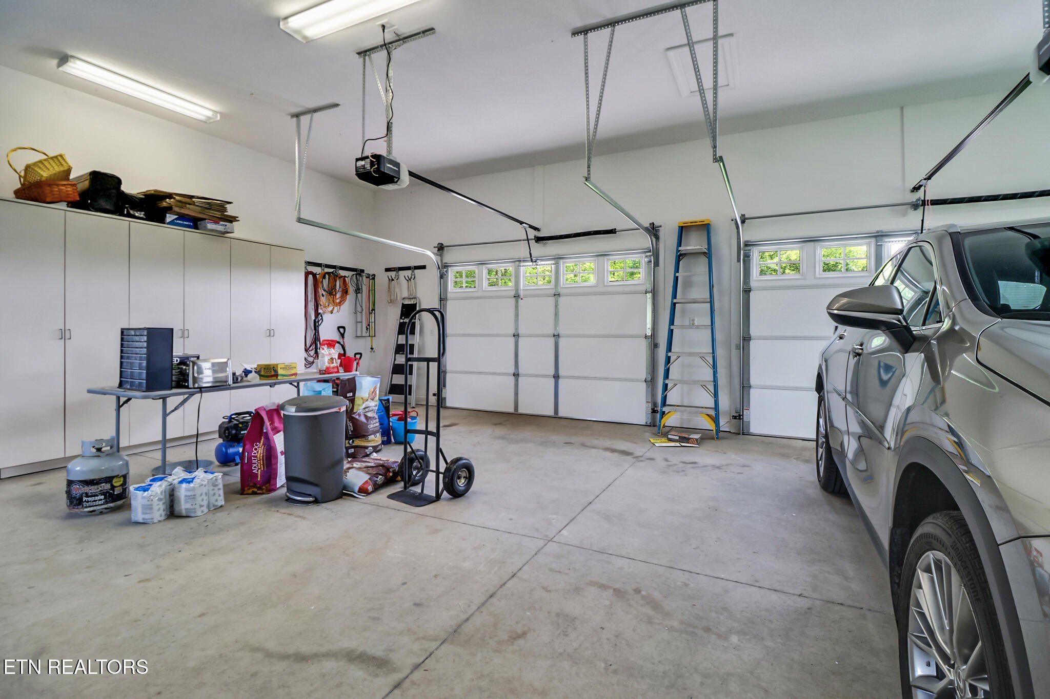 Crossville, Tennessee, 38555, United States, 3 Bedrooms Bedrooms, ,4 BathroomsBathrooms,Residential,For Sale,1977944