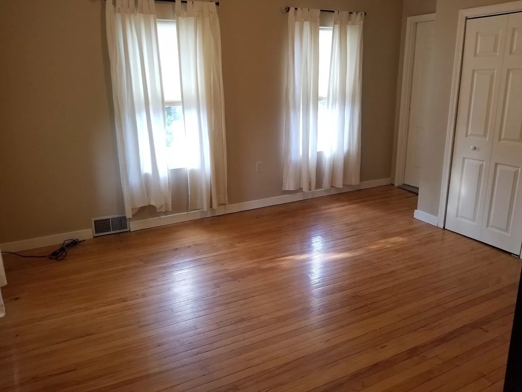 Mansfield, Massachusetts, 02048, United States, 6 Bedrooms Bedrooms, ,2 BathroomsBathrooms,Residential,For Sale,1988078