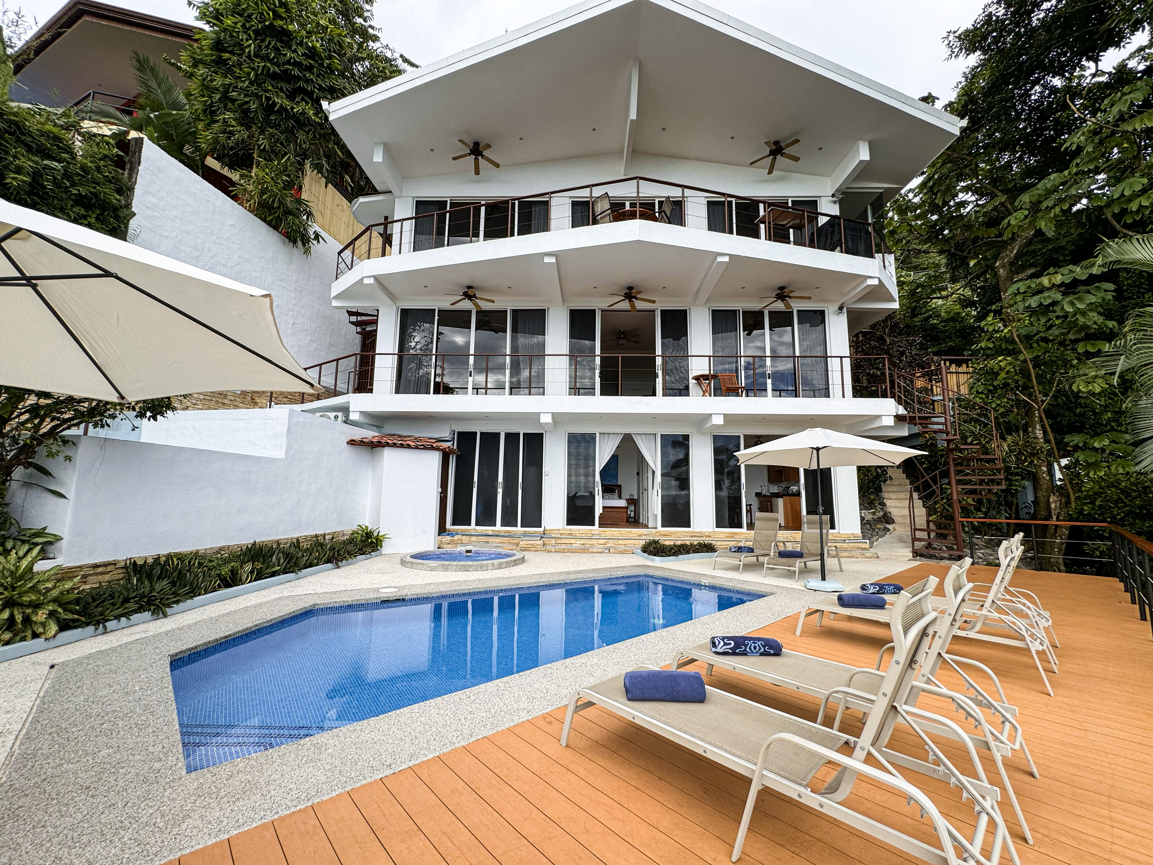 Manuel Antonio, Manuel Antonio, Puntarenas, CR, 4 Bedrooms Bedrooms, ,Residential,For Sale,Manuel Antonio,1617349