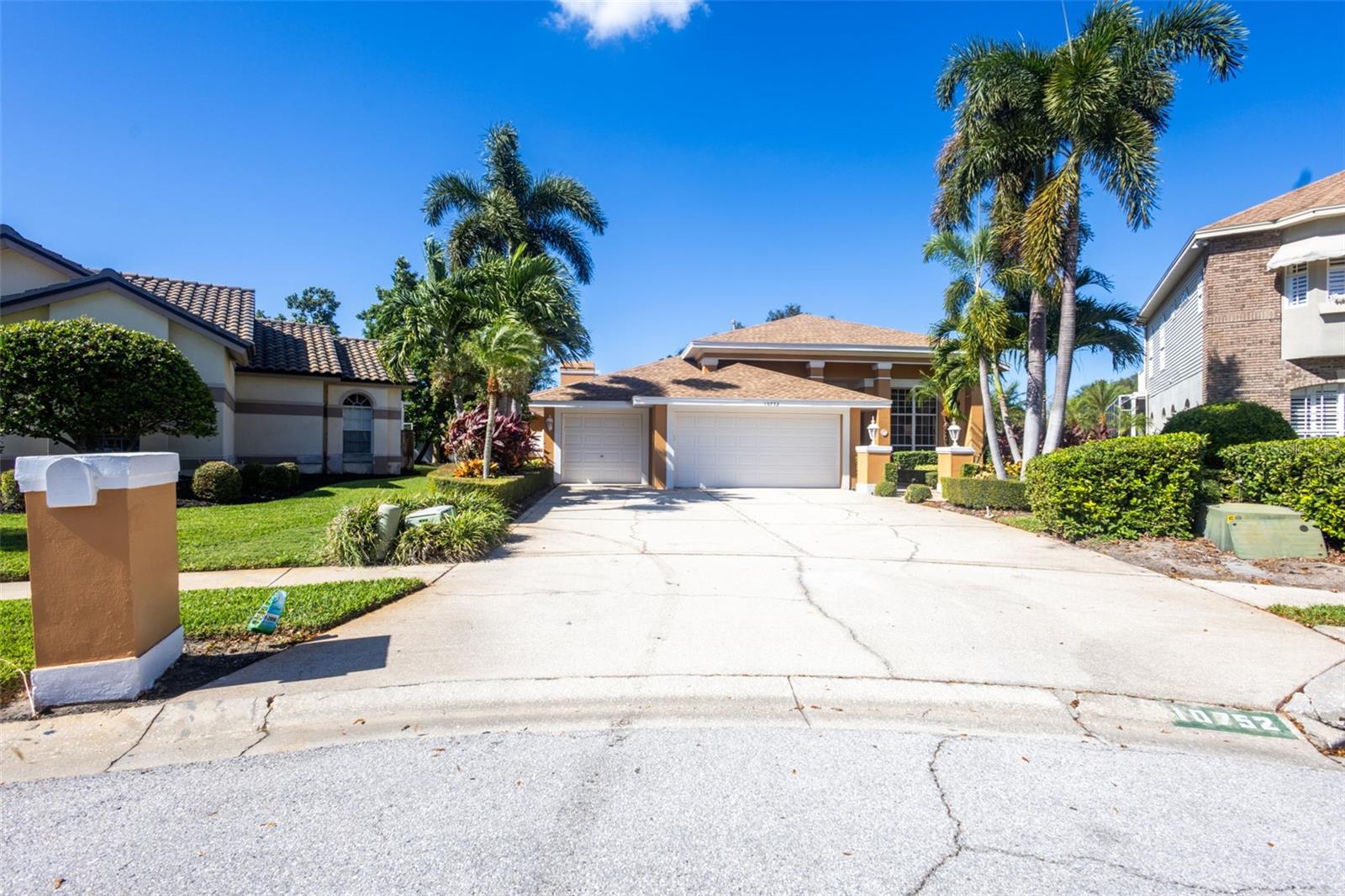 Seminole, Florida, 33777, United States, 4 Bedrooms Bedrooms, ,4 BathroomsBathrooms,Residential,For Sale,1978332