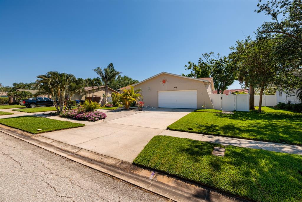 St Petersburg, Florida, 33703, United States, 3 Bedrooms Bedrooms, ,2 BathroomsBathrooms,Residential,For Sale,1770463