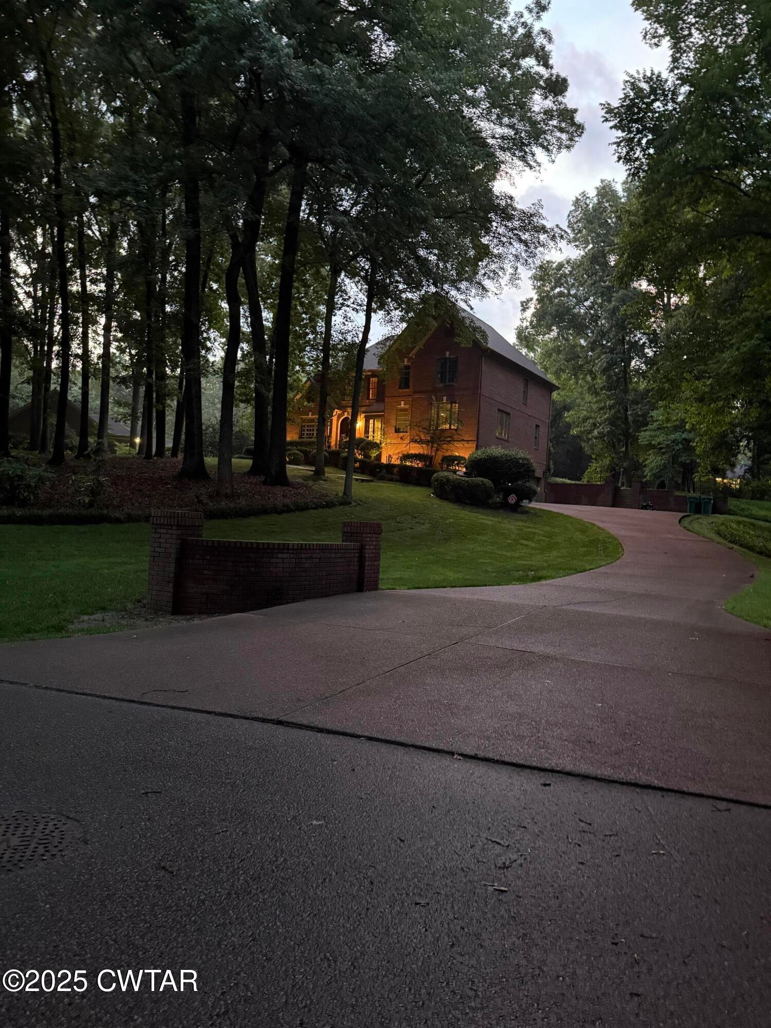 Jackson, Tennessee, 38305, United States, 4 Bedrooms Bedrooms, ,4 BathroomsBathrooms,Residential,For Sale,1894797