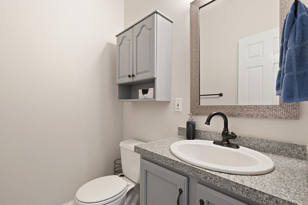 Upton, Massachusetts, 01568, United States, 3 Bedrooms Bedrooms, ,3 BathroomsBathrooms,Residential,For Sale,1912549