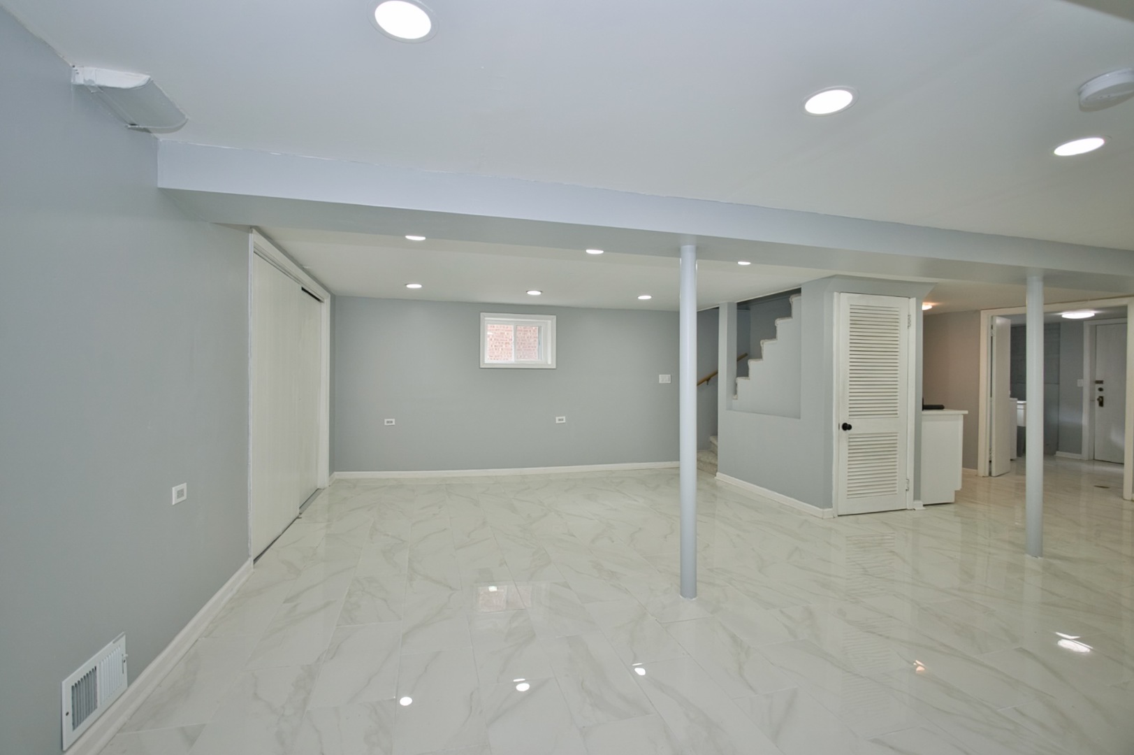 Skokie, Illinois, 60076, United States, 4 Bedrooms Bedrooms, ,3 BathroomsBathrooms,Residential,For Sale,1978573