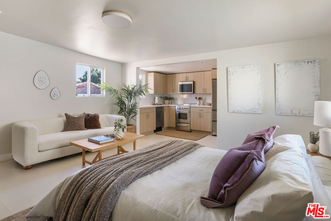 Los Angeles, California, 90065, United States, 4 Bedrooms Bedrooms, ,5 BathroomsBathrooms,Residential,For Sale,2002070