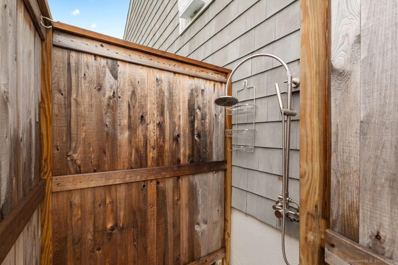 Guilford, Connecticut, 06437, United States, 3 Bedrooms Bedrooms, ,2 BathroomsBathrooms,Residential,For Sale,1906162