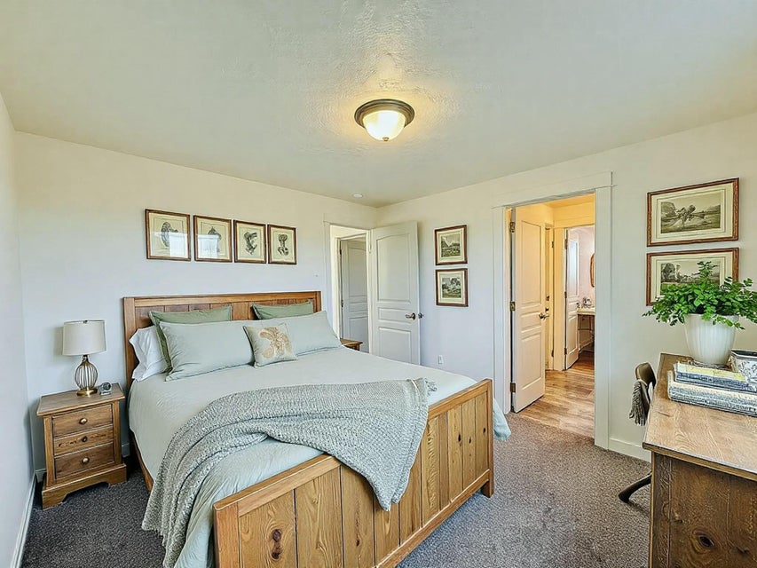 Redmond, Oregon, 97756, United States, 3 Bedrooms Bedrooms, ,3 BathroomsBathrooms,Residential,For Sale,1736801