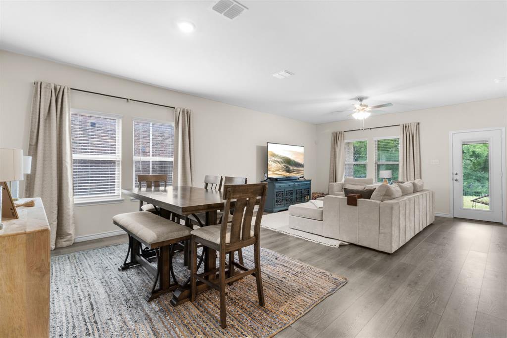 Little Elm, Texas, 75068, United States, 4 Bedrooms Bedrooms, ,3 BathroomsBathrooms,Residential,For Sale,1826722