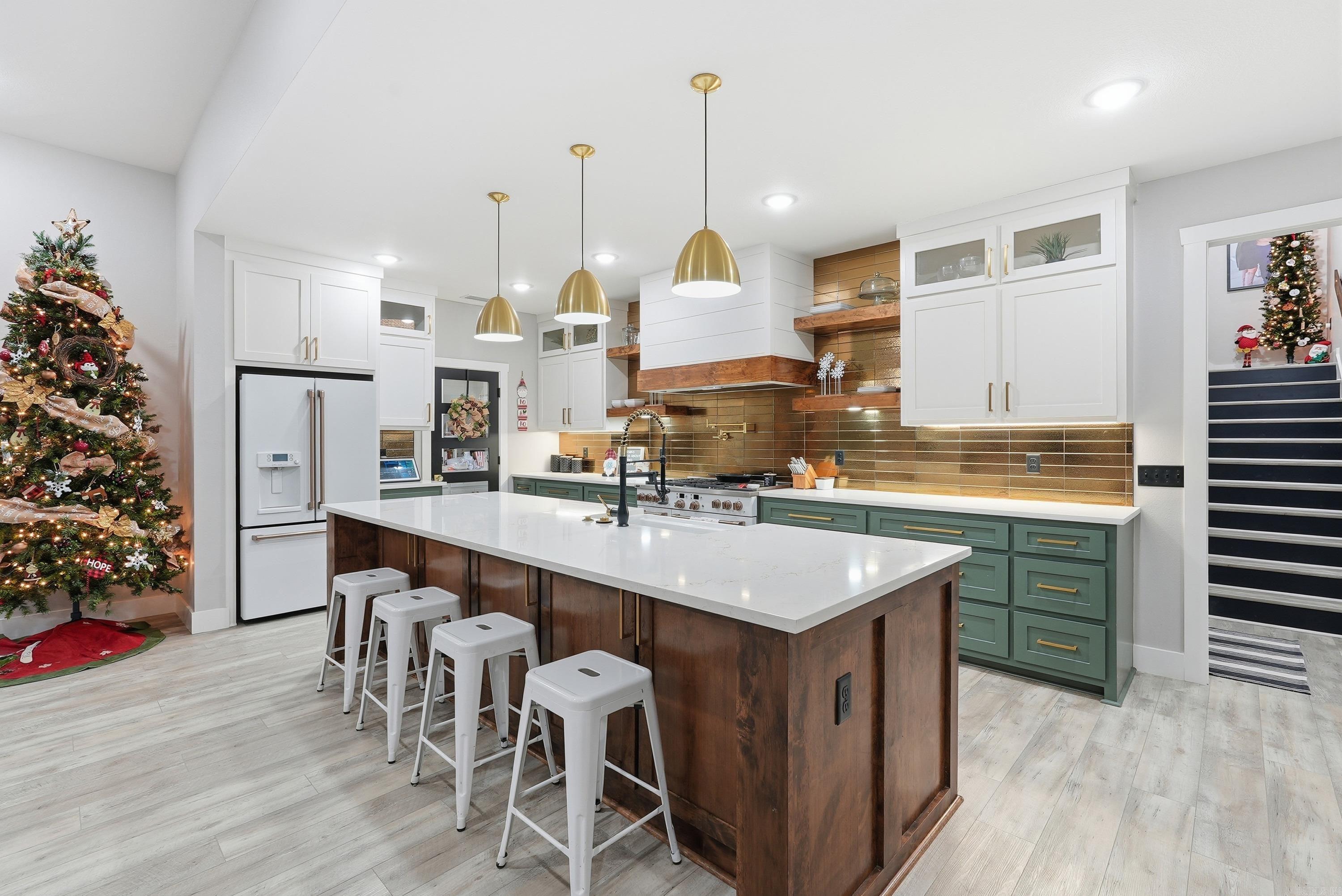 Morrilton, Arkansas, 72110, United States, 3 Bedrooms Bedrooms, ,4 BathroomsBathrooms,Residential,For Sale,2003394