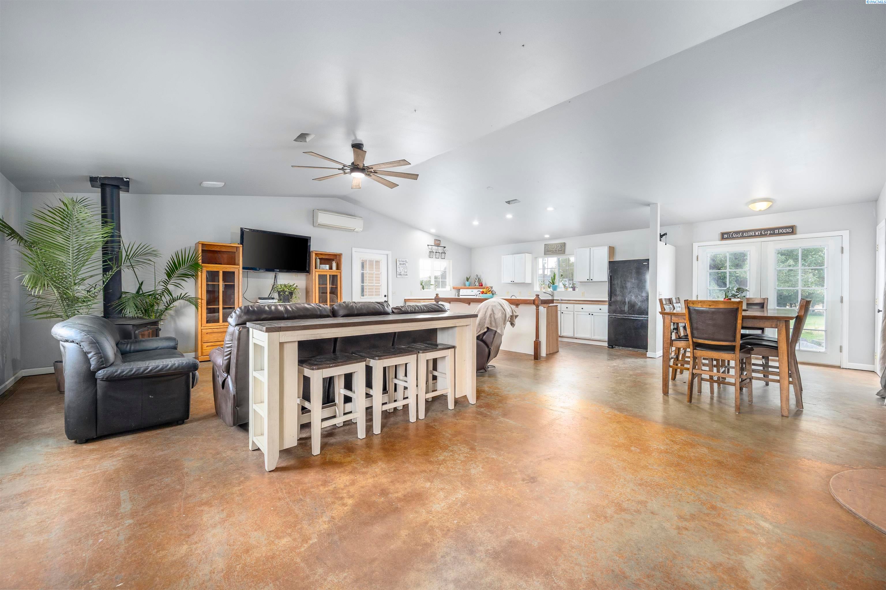 Richland, Washington, 99354, United States, 3 Bedrooms Bedrooms, ,2 BathroomsBathrooms,Residential,For Sale,1978459