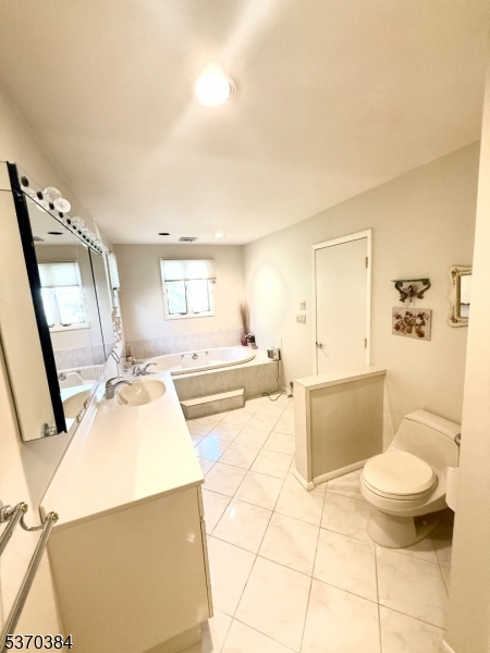 Springfield Twp., New Jersey, 07081, United States, 4 Bedrooms Bedrooms, ,4 BathroomsBathrooms,Residential,For Sale,1898567