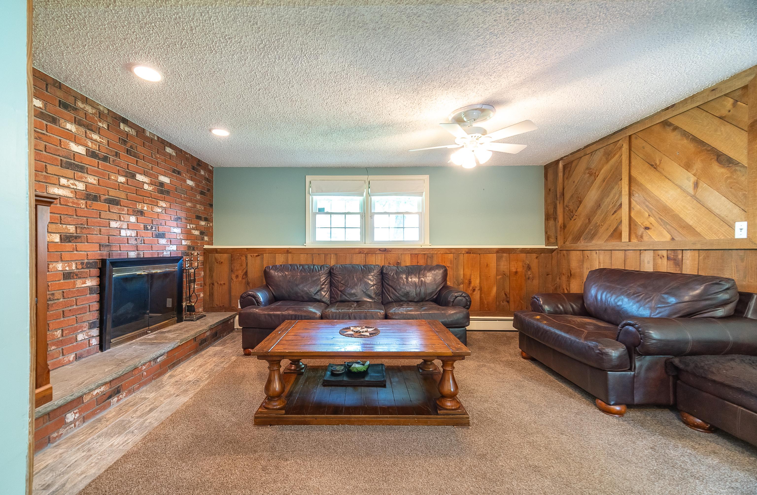 Southington, Connecticut, 06489, United States, 4 Bedrooms Bedrooms, ,4 BathroomsBathrooms,Residential,For Sale,1938423
