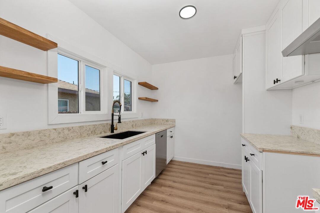 Los Angeles, California, 90059, United States, 2 Bedrooms Bedrooms, ,1 BathroomBathrooms,Residential,For Sale,1847289