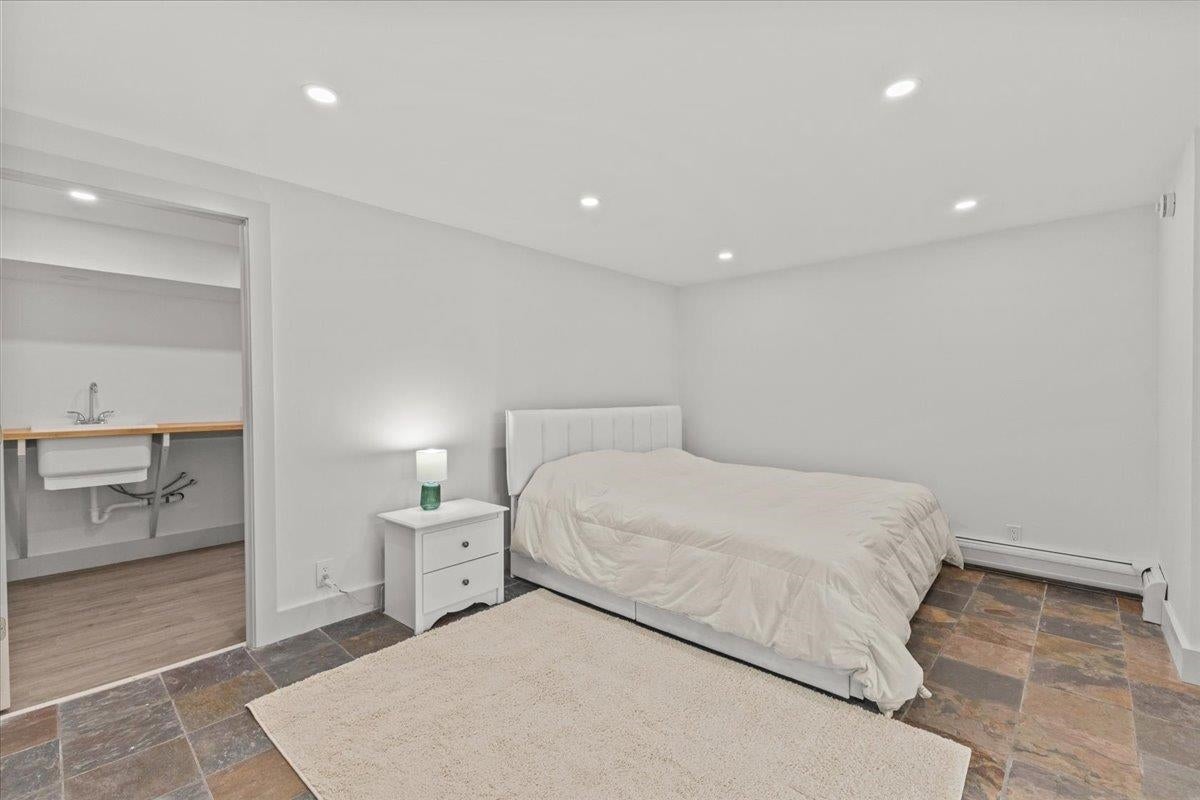 Stowe, Vermont, 05672, United States, 4 Bedrooms Bedrooms, ,3 BathroomsBathrooms,Residential,For Sale,1890997