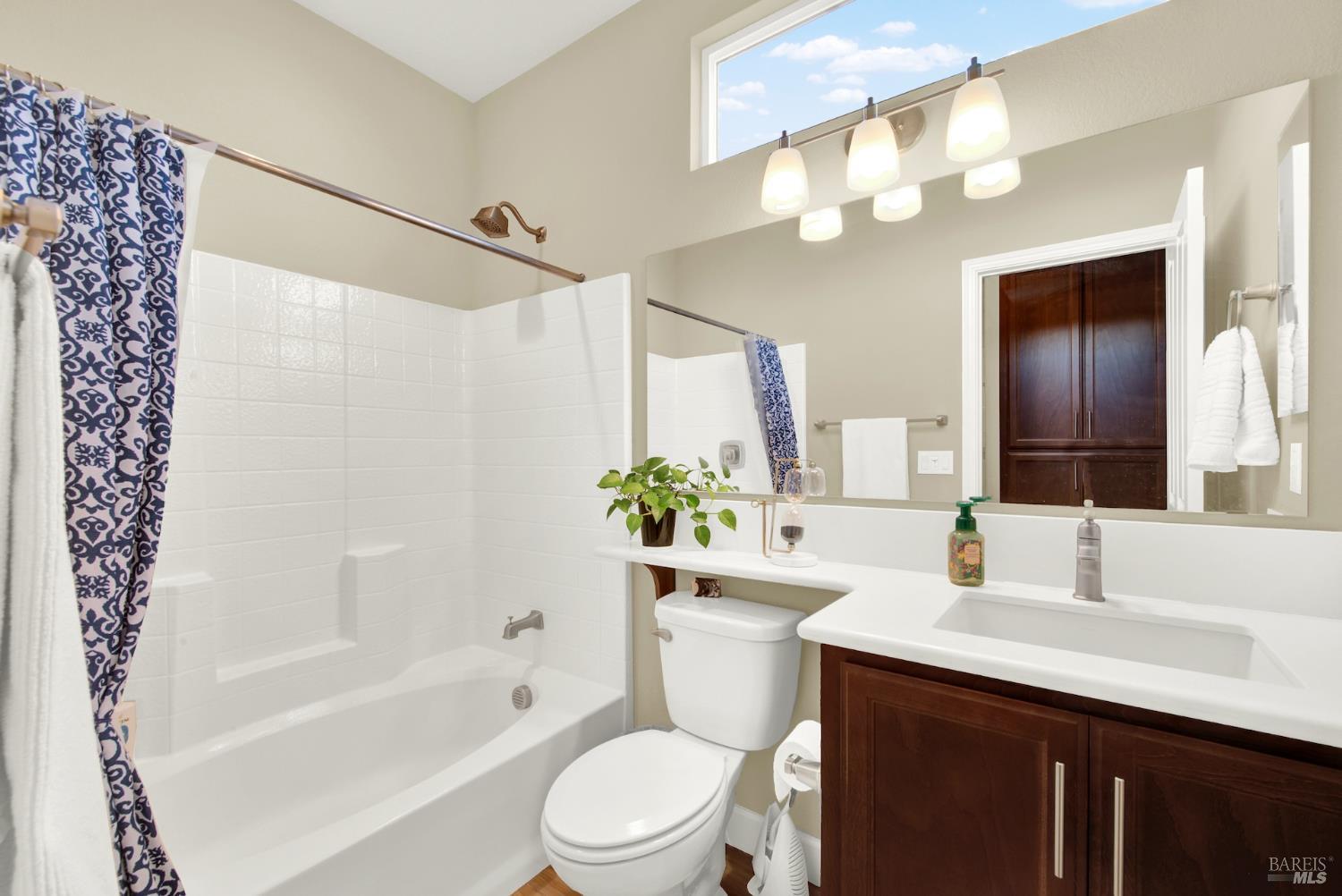 Rio Vista, California, 94571, United States, 2 Bedrooms Bedrooms, ,2 BathroomsBathrooms,Residential,For Sale,1995709