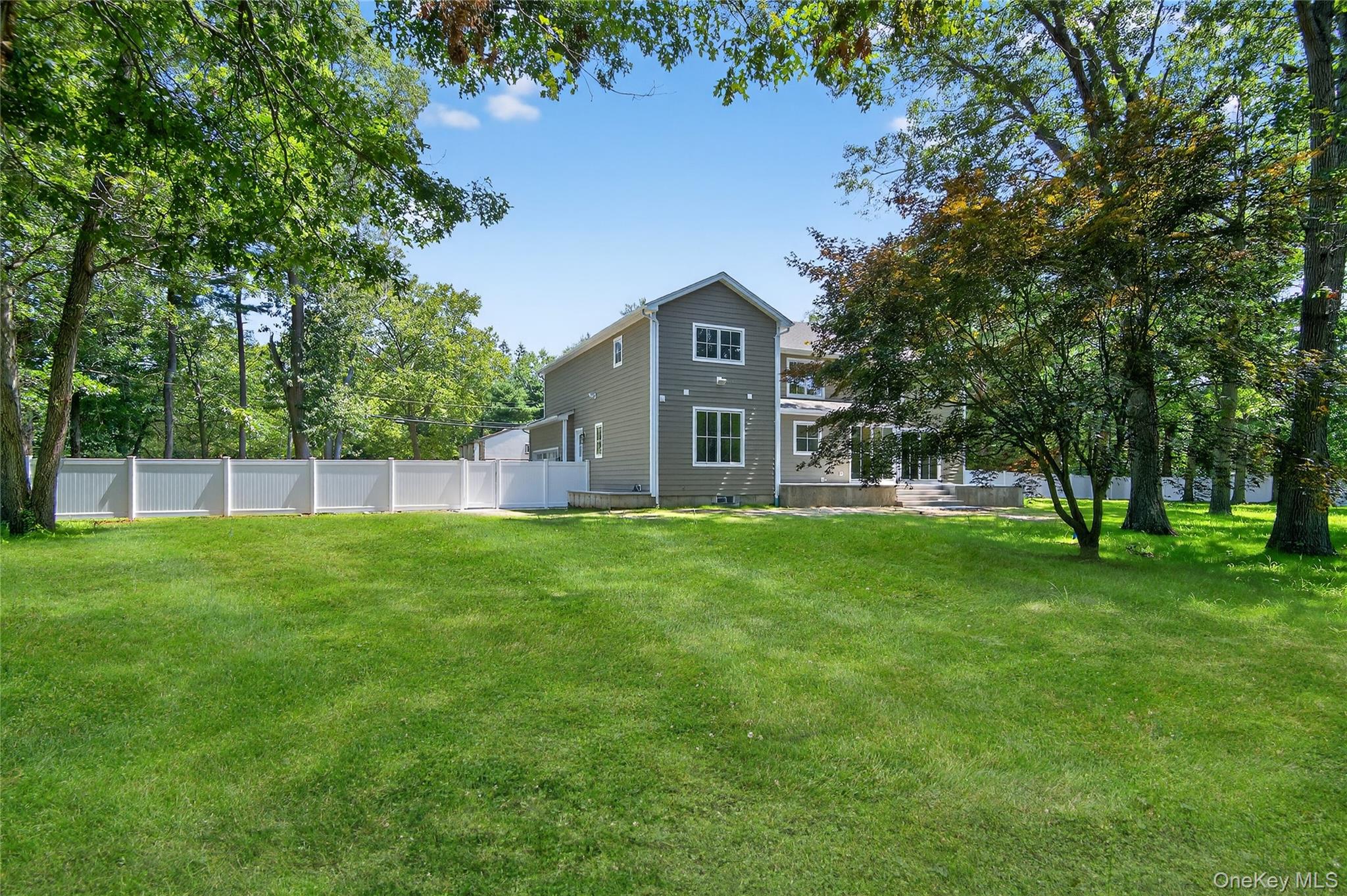  654 Caledonia Road, Dix Hills, NY, 11746 - 物件實景