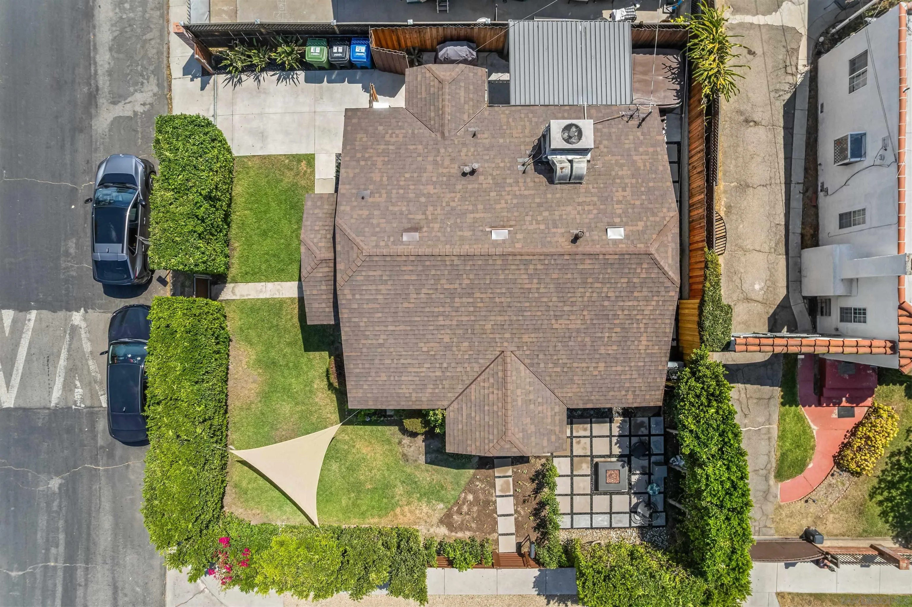 North Hollywood, California, 91601, United States, 2 Bedrooms Bedrooms, ,1 BathroomBathrooms,Residential,For Sale,1992001