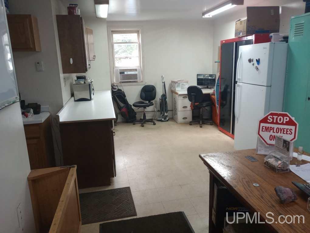 Calumet, Michigan, 49913, United States, 1 Bedroom Bedrooms, ,1 BathroomBathrooms,Residential,For Sale,1921987