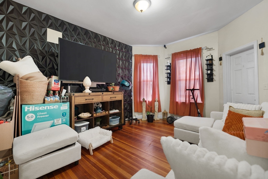 Boston, Massachusetts, 02124, United States, 11 Bedrooms Bedrooms, ,3 BathroomsBathrooms,Residential,For Sale,1980945