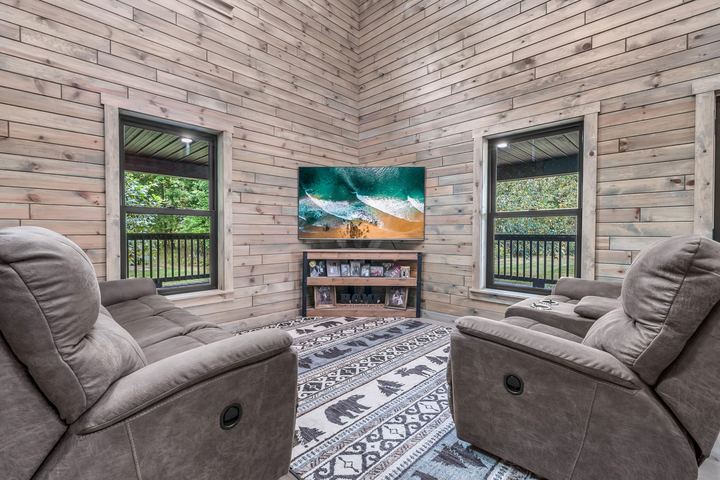 Quincy, Michigan, 49082, United States, 2 Bedrooms Bedrooms, ,3 BathroomsBathrooms,Residential,For Sale,1979767