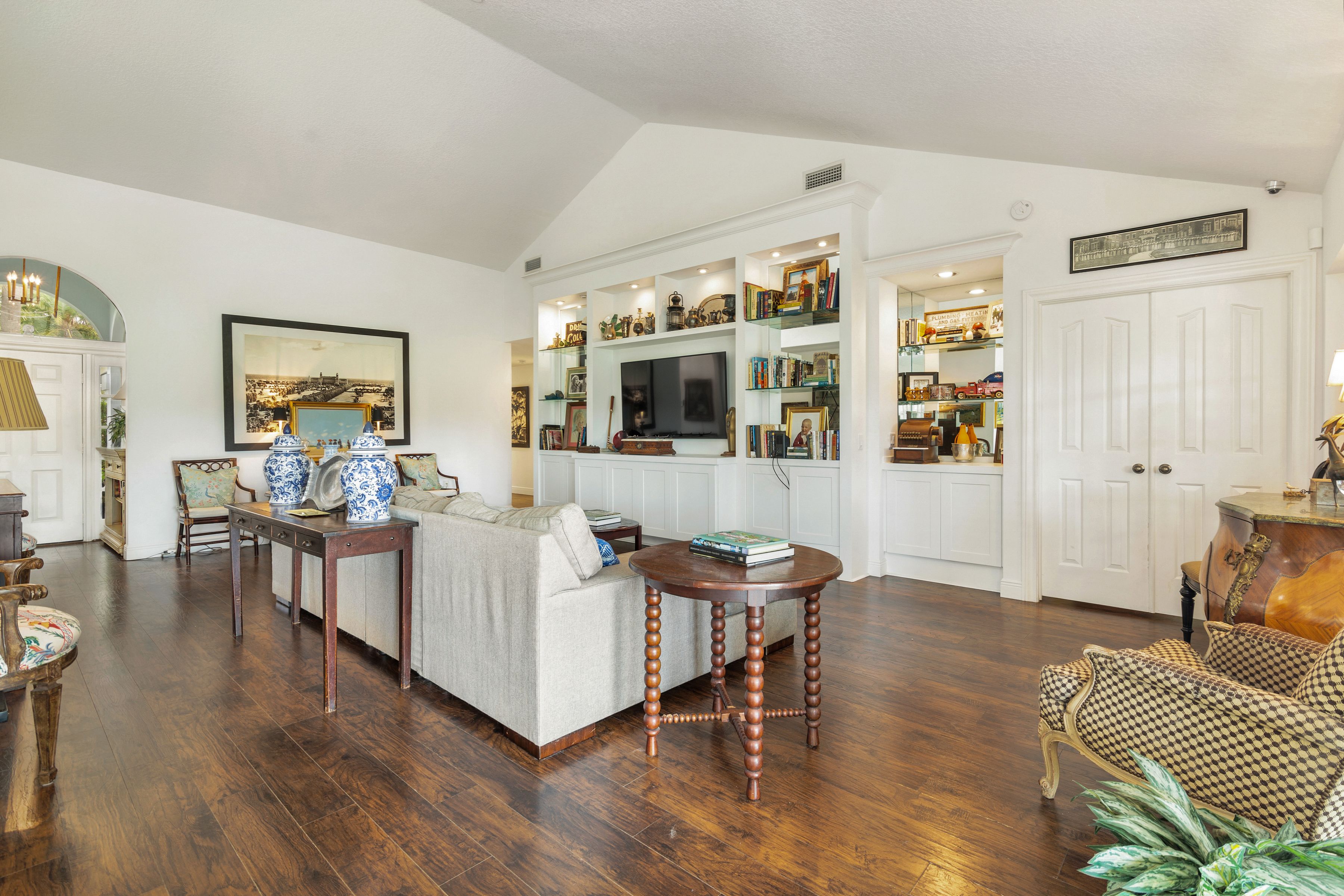  2402 Saratoga Bay Drive - 物件實景