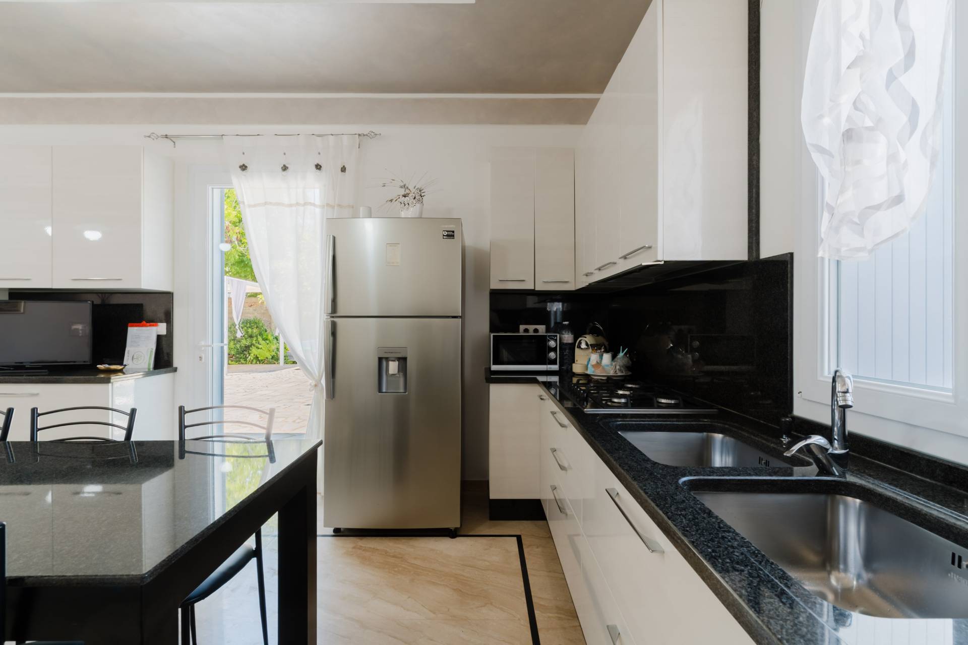 Ruffano, Lecce, 73049, IT, 4 Bedrooms Bedrooms, ,4 BathroomsBathrooms,Residential,For Sale,1892683