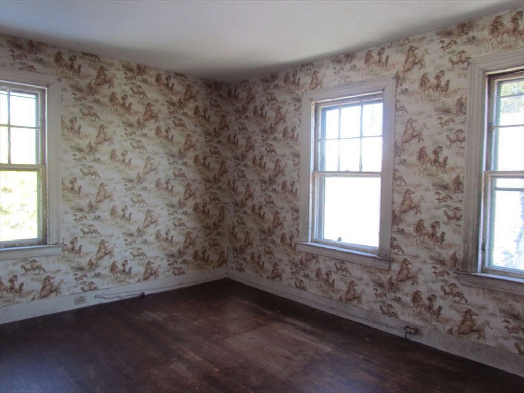 Lunenburg, Massachusetts, 01462, United States, 3 Bedrooms Bedrooms, ,3 BathroomsBathrooms,Residential,For Sale,1967616