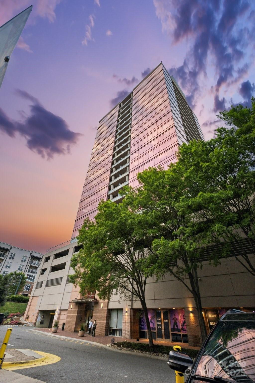 Charlotte, North Carolina, 28203, United States, 2 Bedrooms Bedrooms, ,2 BathroomsBathrooms,Residential,For Sale,1794161