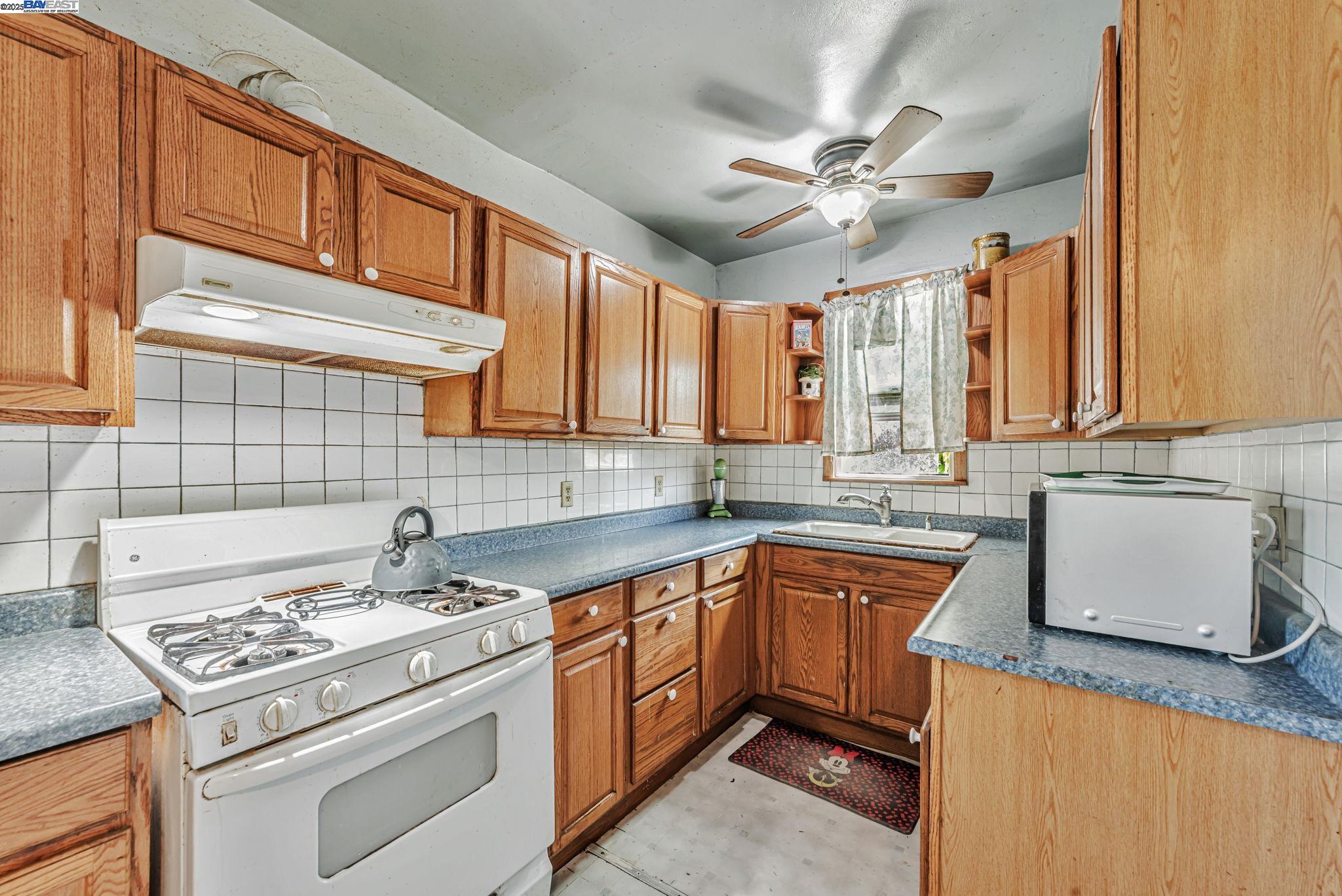 Fremont, California, 94536, United States, 3 Bedrooms Bedrooms, ,1 BathroomBathrooms,Residential,For Sale,1911094