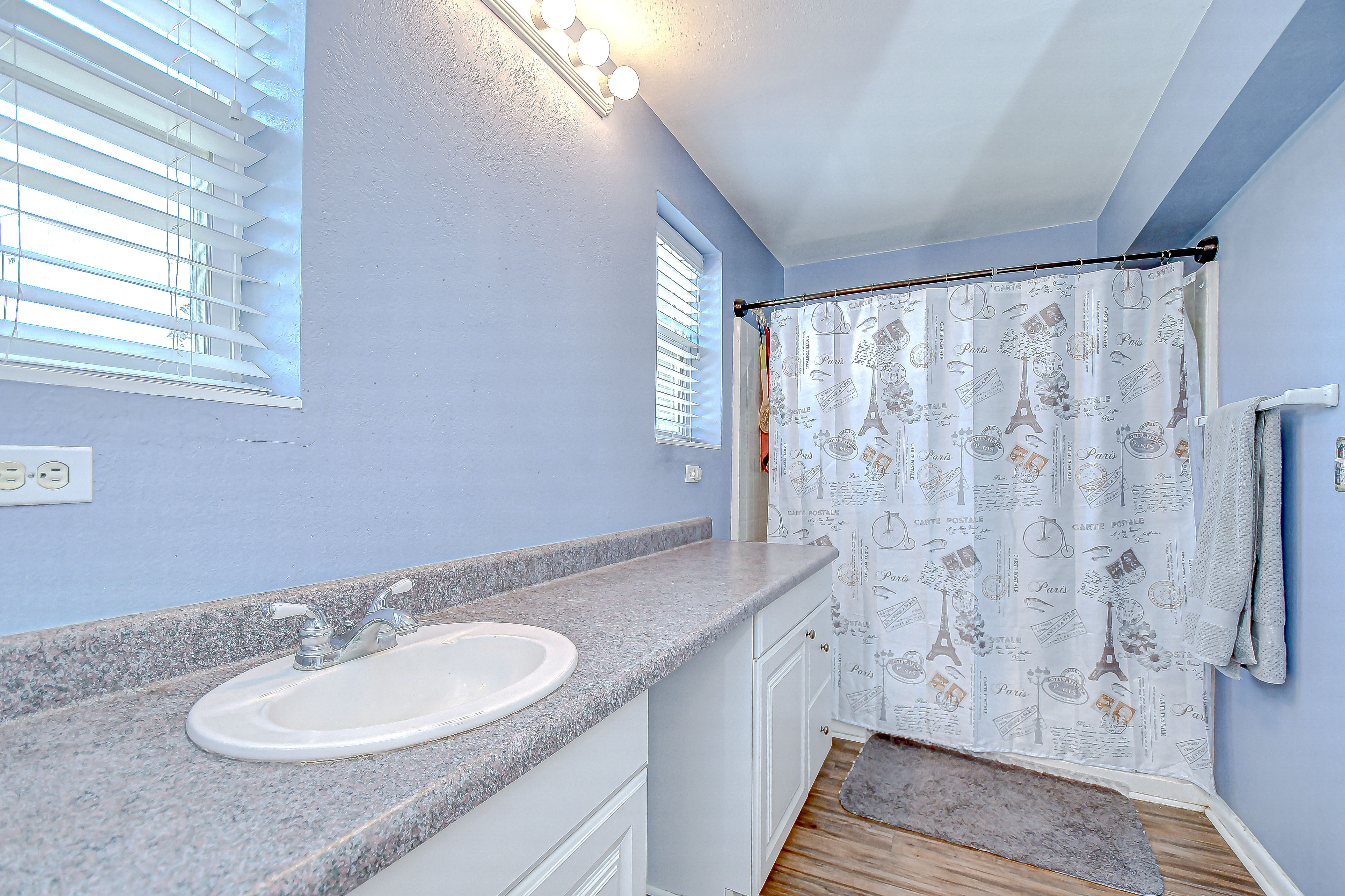 Dade City, Florida, 33523, United States, 4 Bedrooms Bedrooms, ,3 BathroomsBathrooms,Residential,For Sale,1873323