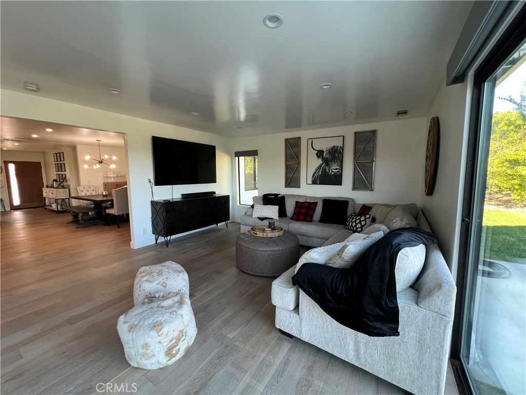 West Hills, California, 91307, United States, 3 Bedrooms Bedrooms, ,2 BathroomsBathrooms,Residential,For Sale,2005931