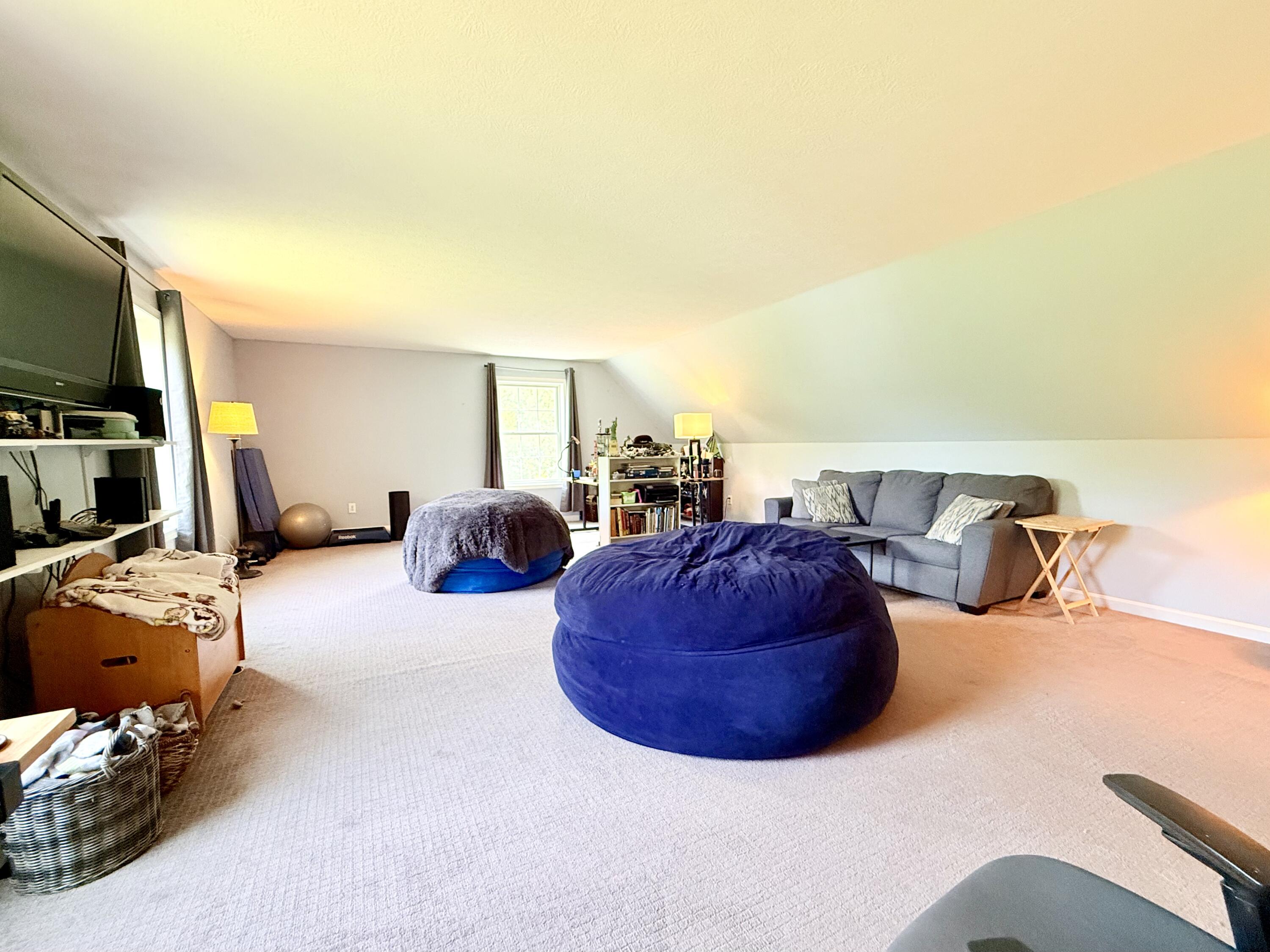 Kennebunk, Maine, 04043, United States, 3 Bedrooms Bedrooms, ,2 BathroomsBathrooms,Residential,For Sale,1897189