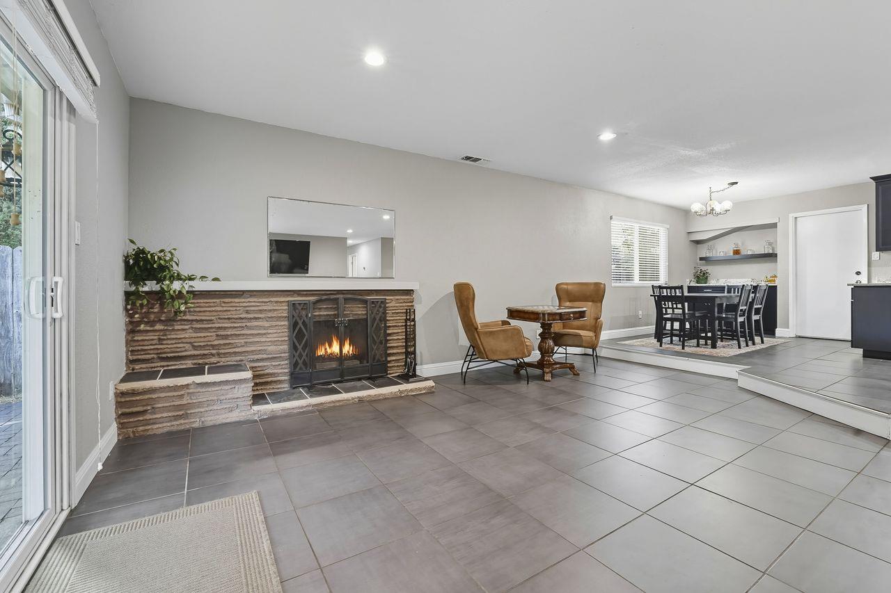 Sacramento, California, 95826, United States, 3 Bedrooms Bedrooms, ,2 BathroomsBathrooms,Residential,For Sale,1968720