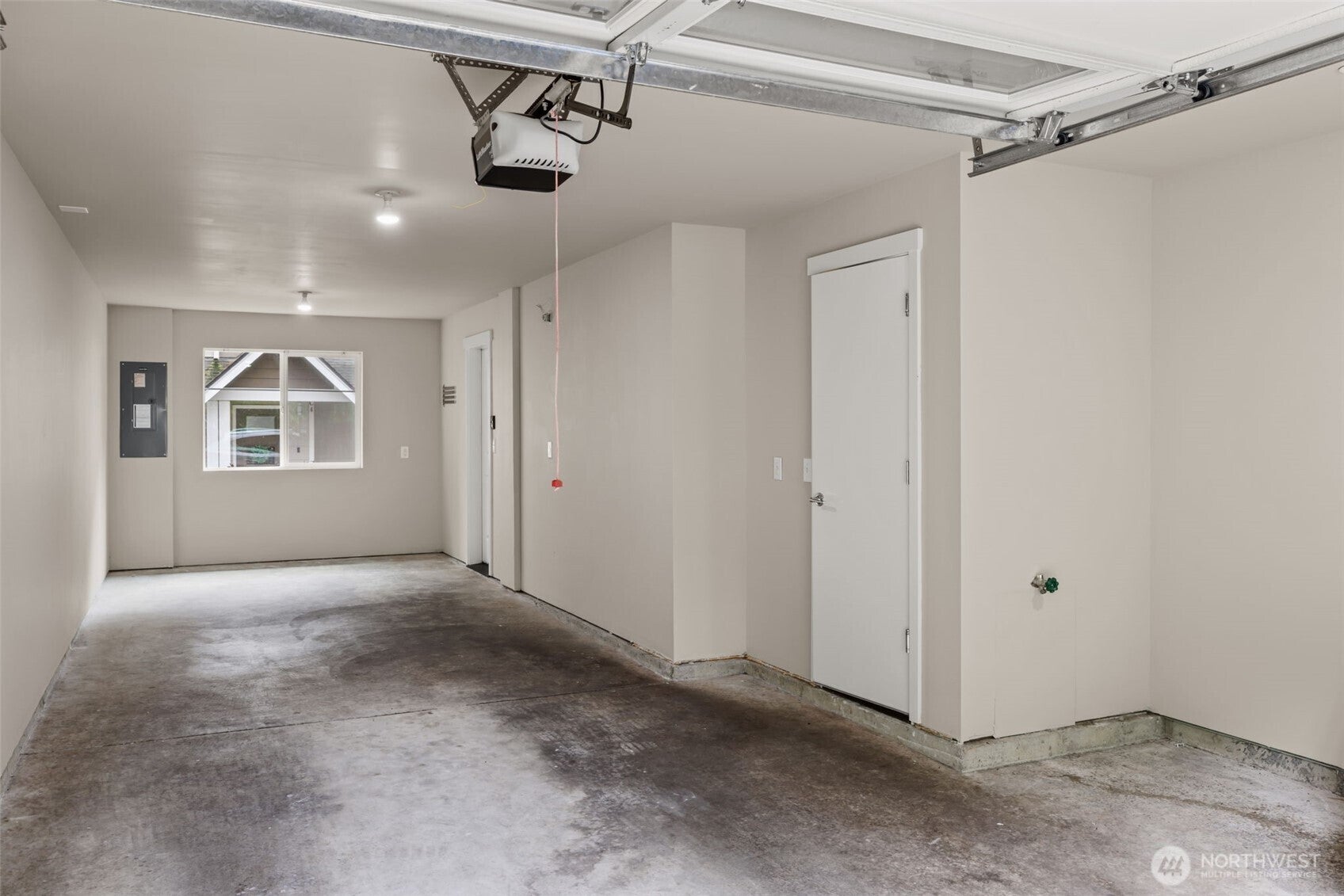 Everett, Washington, 98208, United States, 2 Bedrooms Bedrooms, ,2 BathroomsBathrooms,Residential,For Sale,1975996