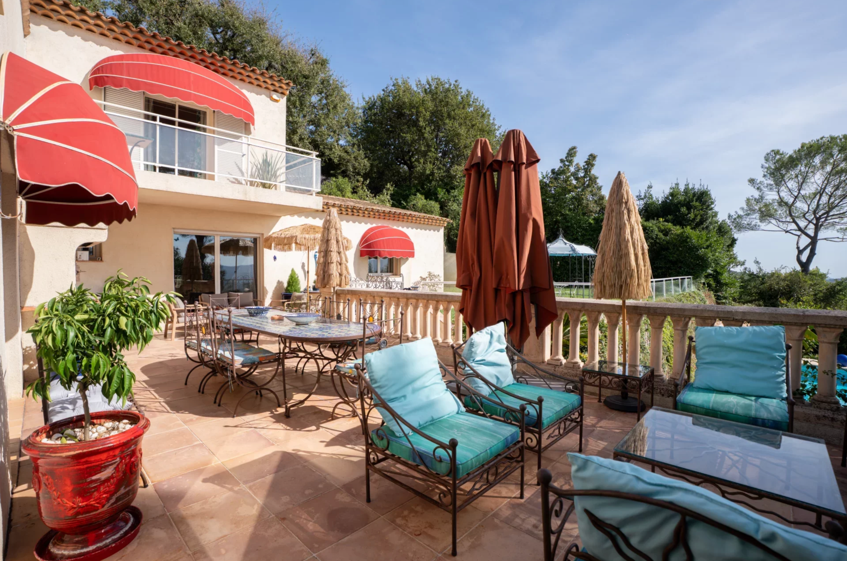  Mouans-Sartoux near Cannes, villa with sea view, pool and guest house potential - 物件實景