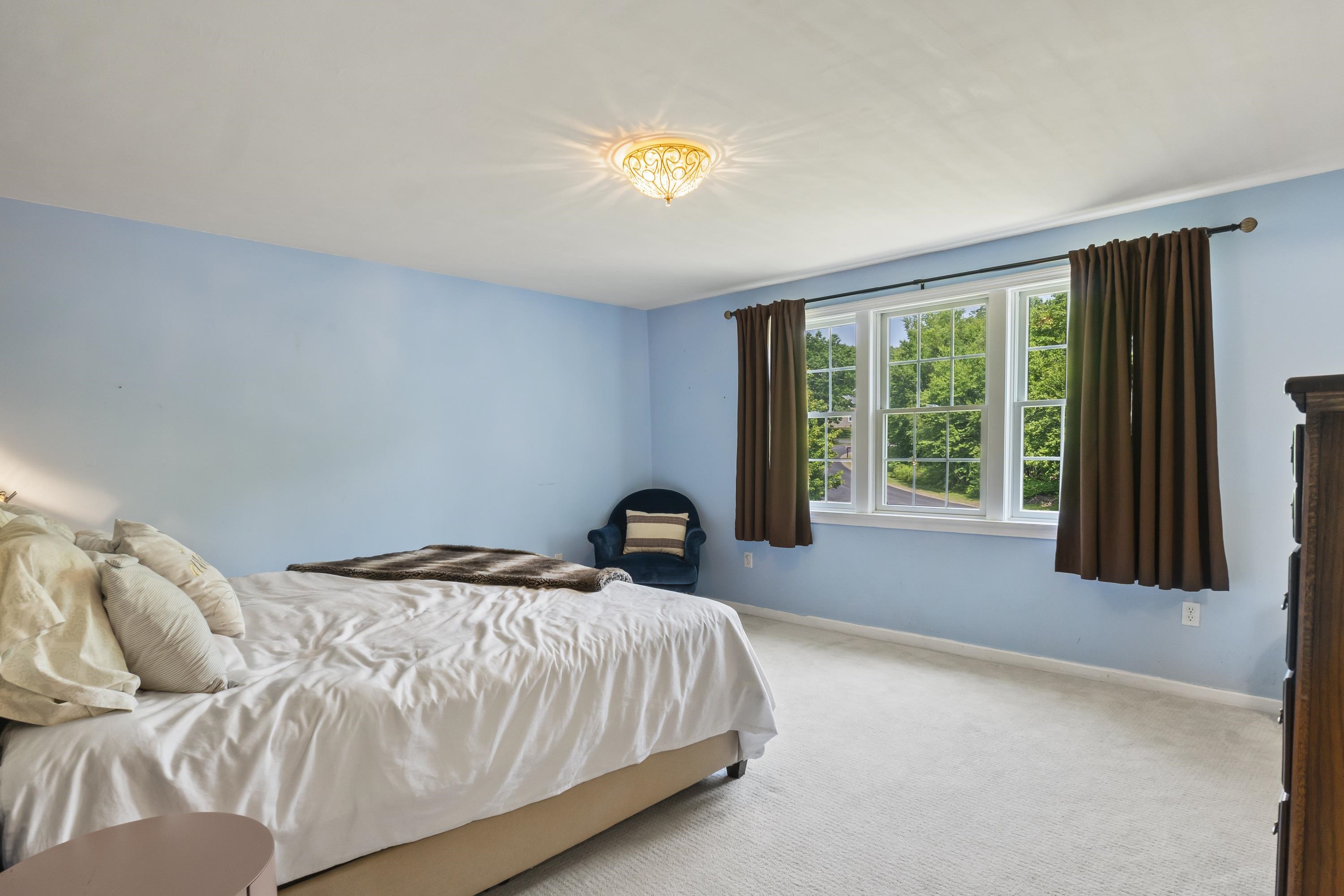 York, Maine, 03909, United States, 3 Bedrooms Bedrooms, ,4 BathroomsBathrooms,Residential,For Sale,1938259