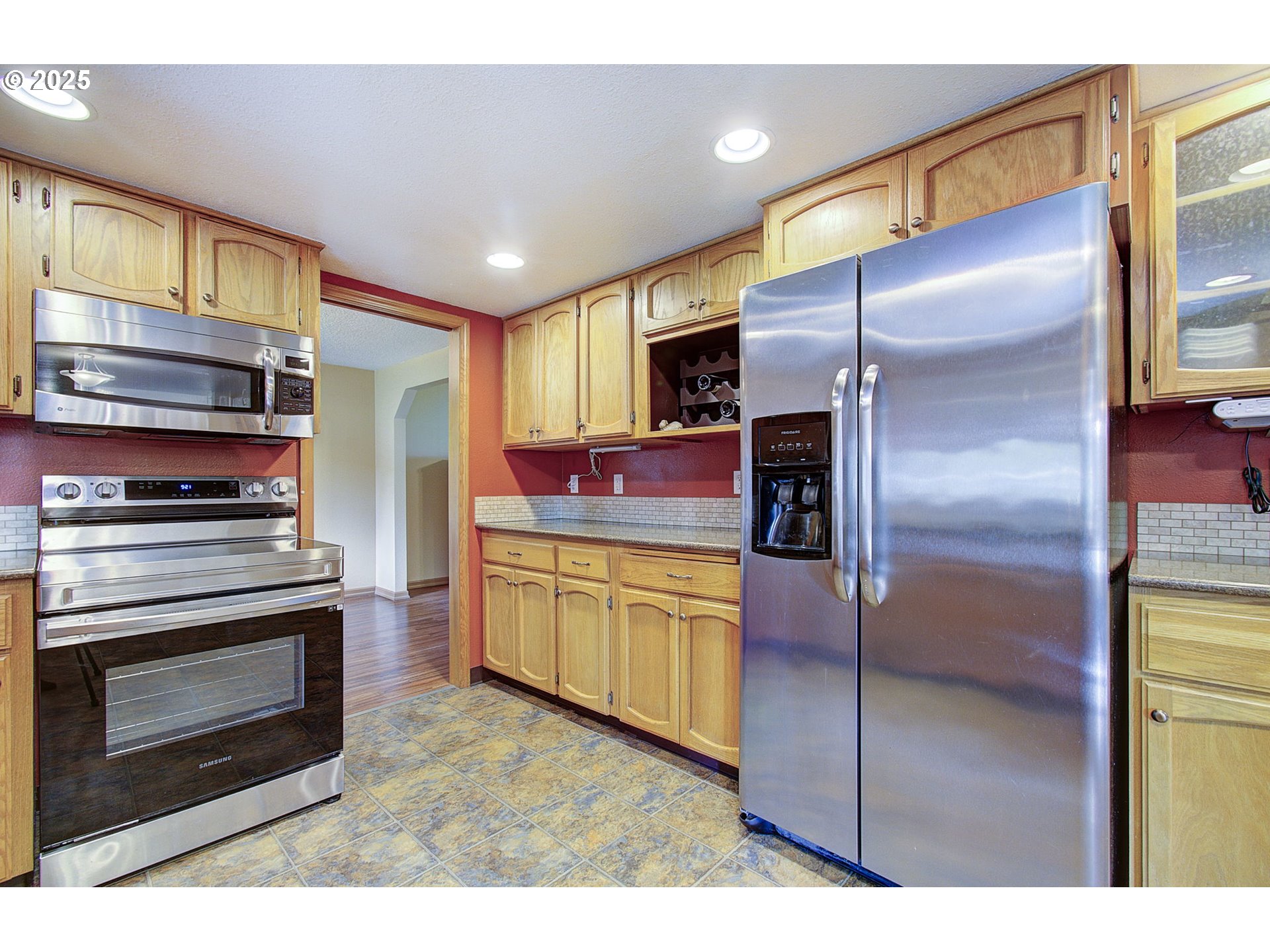 Vancouver, Washington, 98682, United States, 5 Bedrooms Bedrooms, ,2 BathroomsBathrooms,Residential,For Sale,1960413
