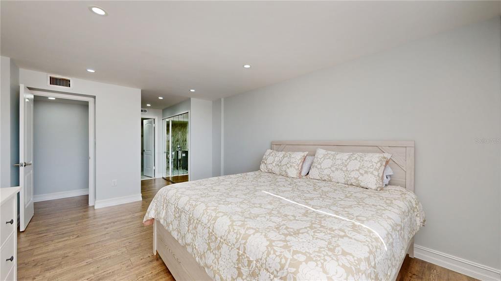 Clearwater Beach, Florida, 33767, United States, 2 Bedrooms Bedrooms, ,2 BathroomsBathrooms,Residential,For Sale,1818973