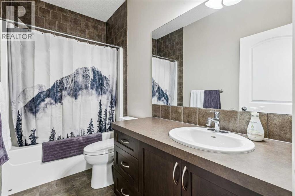 OKOTOKS, Alberta, T1S 0K1, CA, 4 Bedrooms Bedrooms, ,3 BathroomsBathrooms,Residential,For Sale,1950972