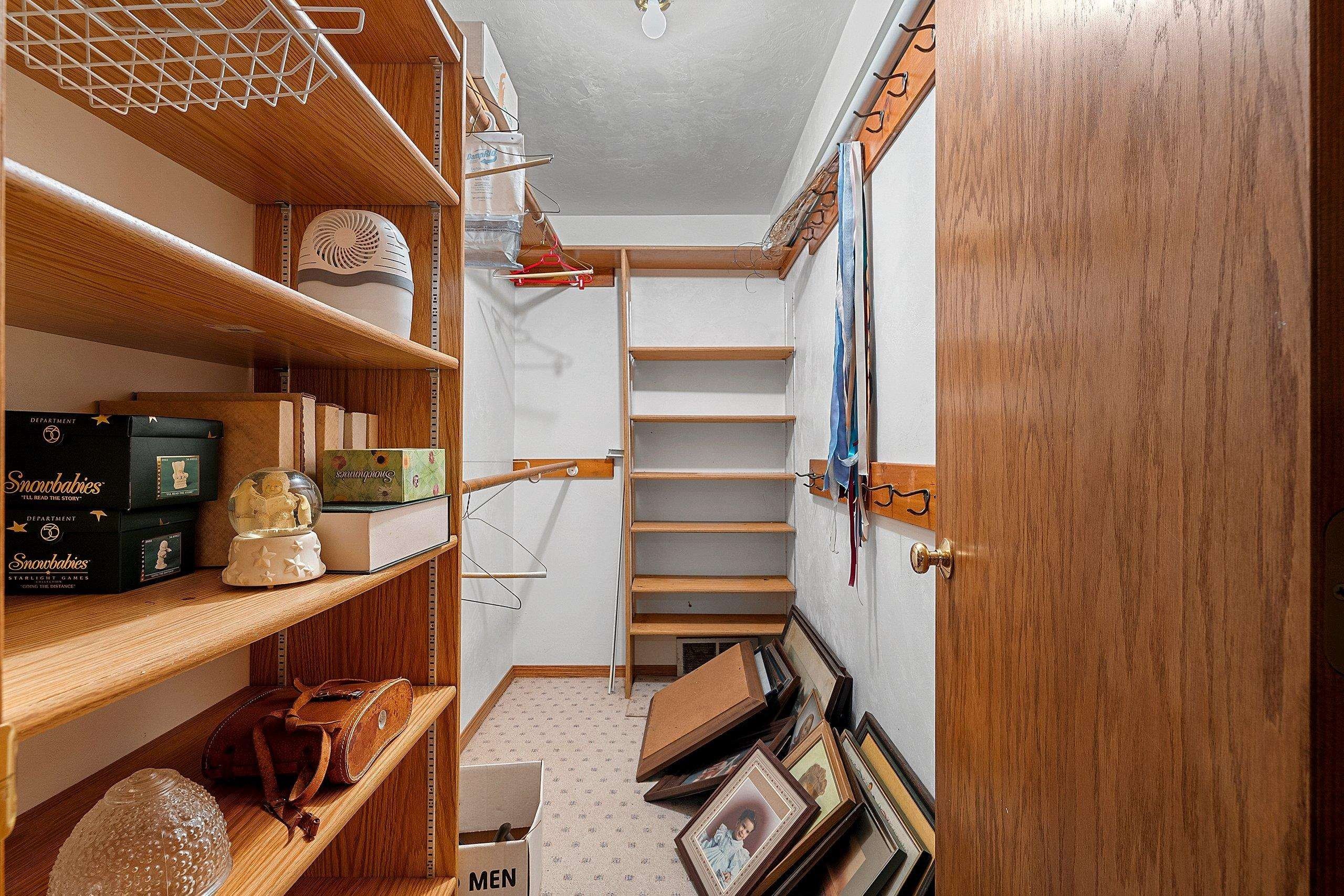 DE PERE, Wisconsin, 54115-9240, United States, 4 Bedrooms Bedrooms, ,4 BathroomsBathrooms,Residential,For Sale,2048017