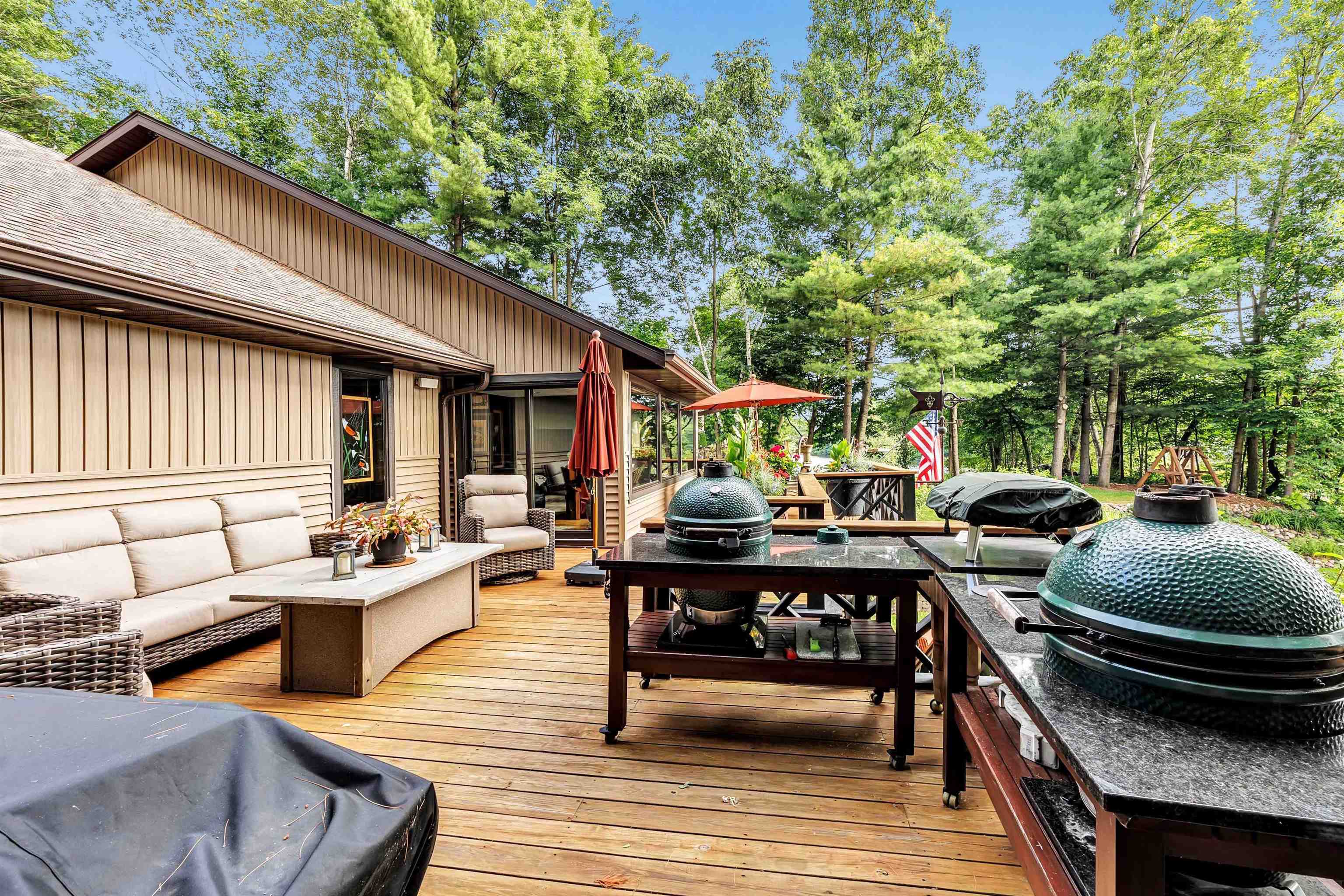 SHAWANO, Wisconsin, 54166, United States, 5 Bedrooms Bedrooms, ,3 BathroomsBathrooms,Residential,For Sale,1912460