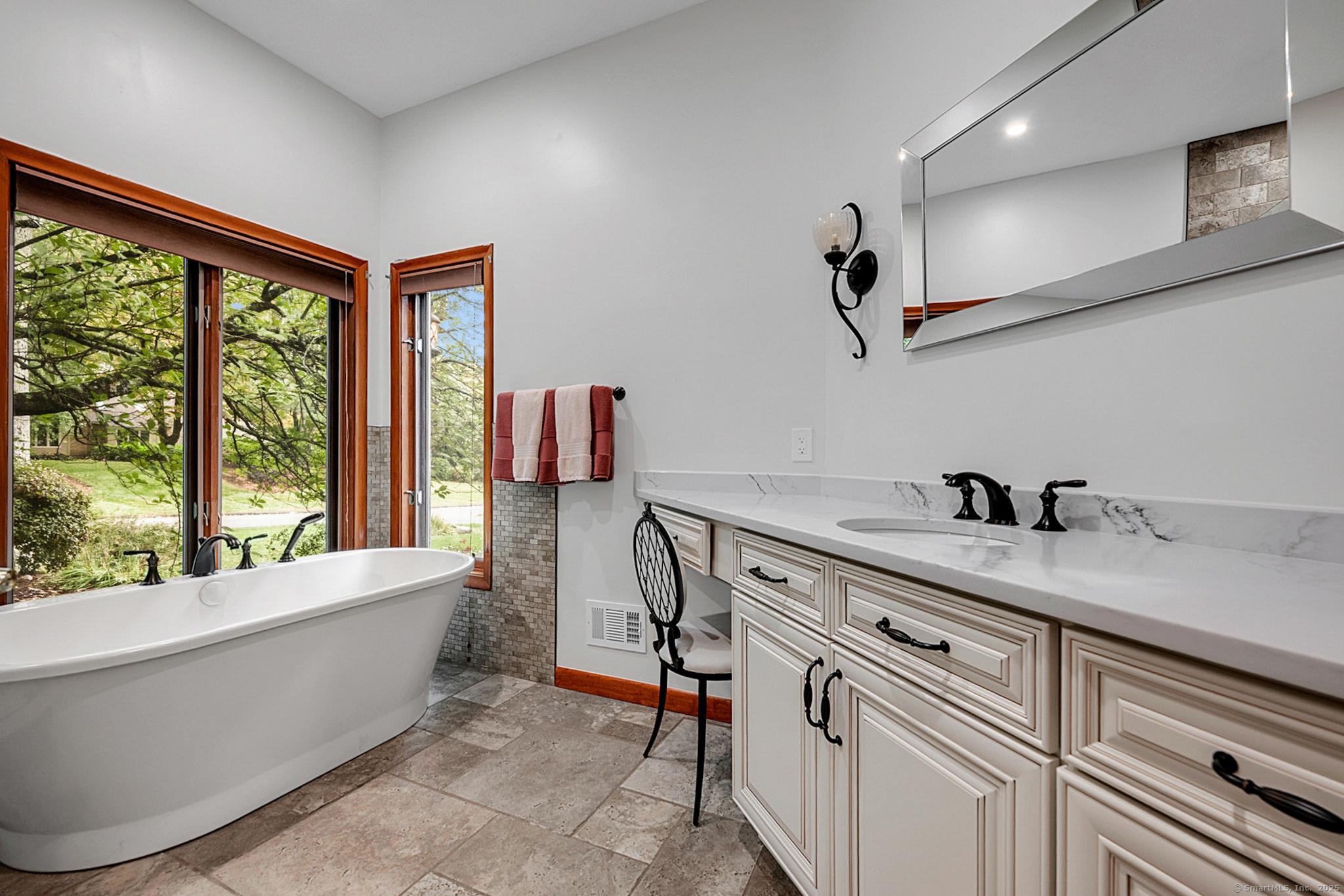 Avon, Connecticut, 06001, United States, 5 Bedrooms Bedrooms, ,6 BathroomsBathrooms,Residential,For Sale,1982009