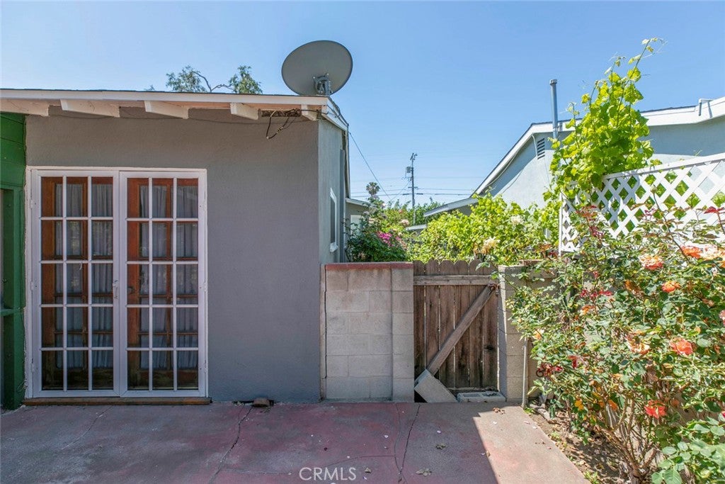 Van Nuys, California, 91405, United States, 2 Bedrooms Bedrooms, ,2 BathroomsBathrooms,Residential,For Sale,1941030