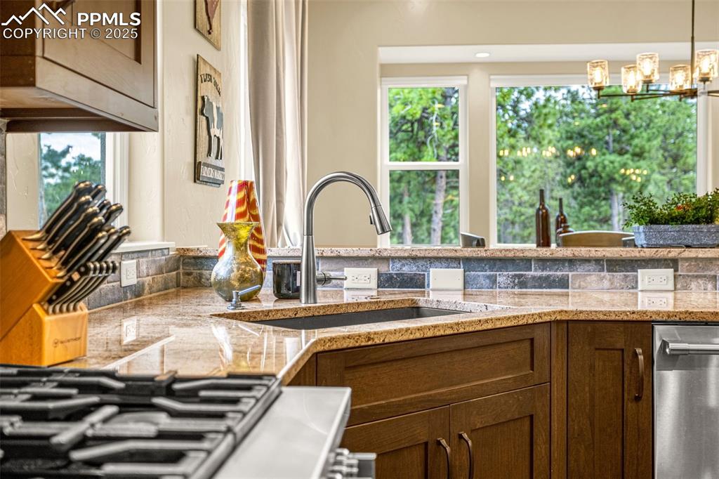 Monument, Colorado, 80132, United States, 5 Bedrooms Bedrooms, ,3 BathroomsBathrooms,Residential,For Sale,1949773