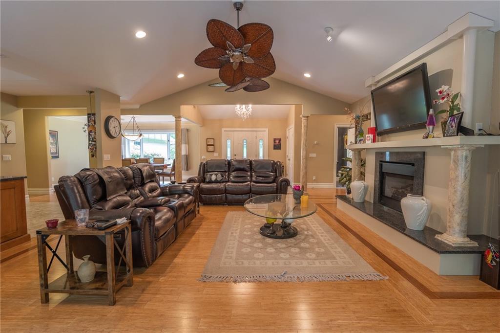 Cranston, Rhode Island, 02921, United States, 3 Bedrooms Bedrooms, ,3 BathroomsBathrooms,Residential,For Sale,1978499